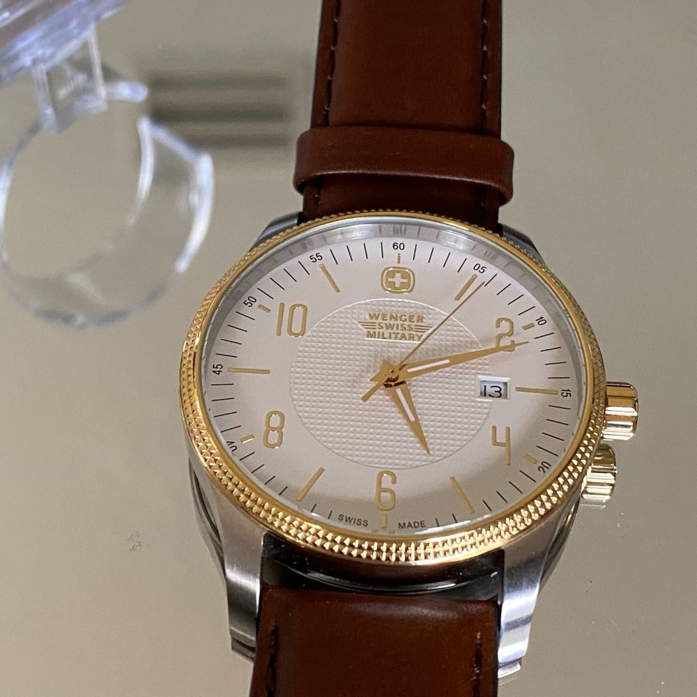 01.9041.215C Wenger Terragraph Two Tone Watch NWT Beautiful Time Piece!